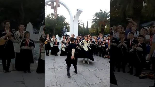Фолк.анс-ль "САМУРЗАКАН"в Пицунде 21 08.18 смотреть онлайн