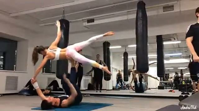Акройога @acroyoga_raido
