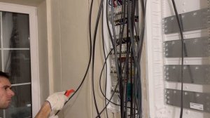 Электрика часть 2. Монтаж трасс, установка и подключение щита. Мой способ  протяжки провода в гофру