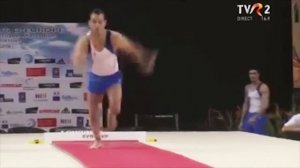 Гимнаст сломал ногу и упал с носилок на Rio 2016