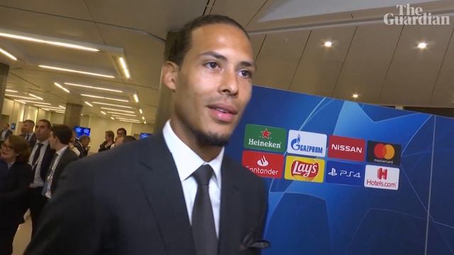 Van Dijk scoops UEFA's Player of the year Award смотреть онлайн