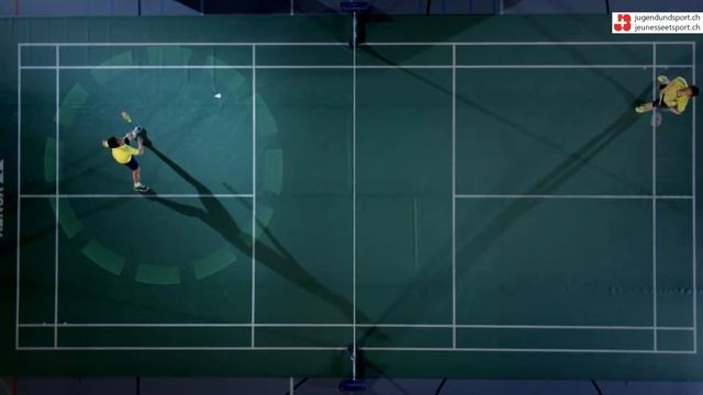 Badminton: Abwehr Rückhand lang (von oben) смотреть онлайн