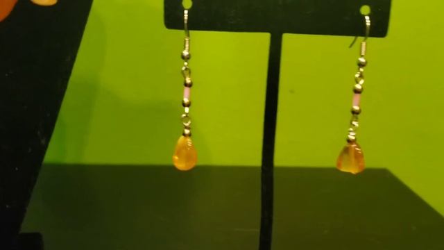 Бусы из янтаря и кораллов на переделку. смотреть онлайн