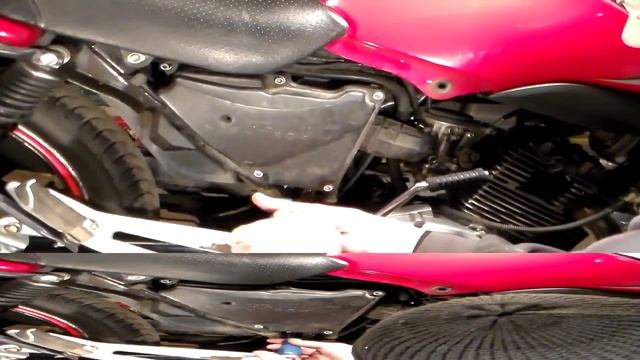 Как снять корпус воздушного фильтра на мотоцикле YAMAHA YBR 125 смотреть онлайн