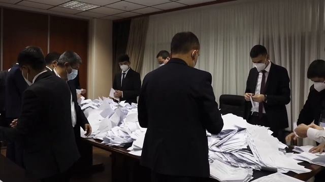 Подсчет голосов на выборах Президента Узбекистана смотреть онлайн