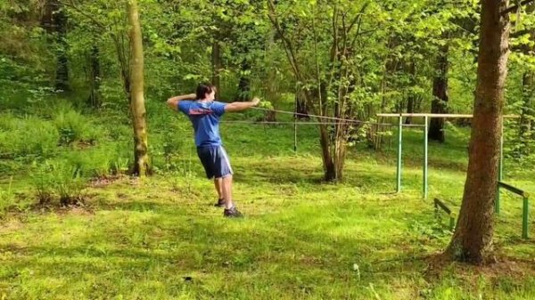 Работа с резиновым эспандером: "Мельница"