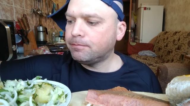 МУКБАНГ ГОРБУША холодного копчения / ОБЖОР картошка в мундире смотреть онлайн
