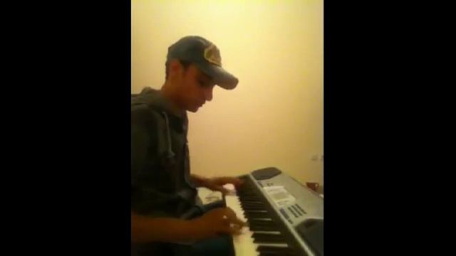 enta omri nassam 3alayna sur piano смотреть онлайн