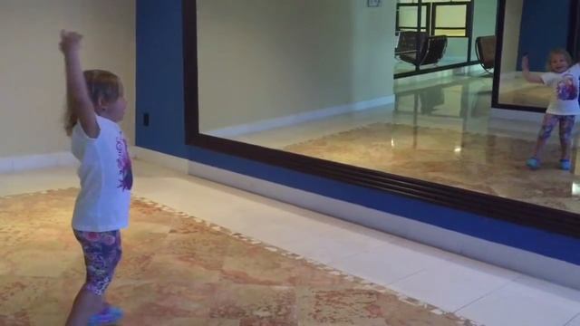 Танцы перед зеркалом Aventura at home 30.07.15 смотреть онлайн