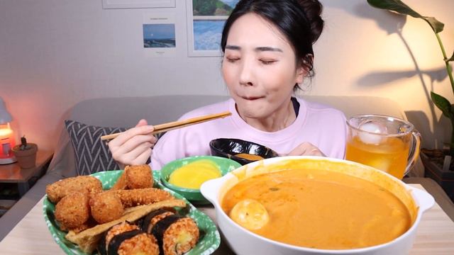 또 로제야?! 응 사랑이야💕신전 로제 떡볶이 치즈김밥 어묵튀김 SPICY ROSE TTEOKBOKKI MUKBANG ロゼ トッポッキ stir-fried Rice Cake смотреть онлайн