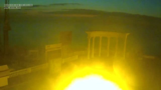 Вебкамера "Ротонда". Запись 04.10.2016 06:00:17 смотреть онлайн