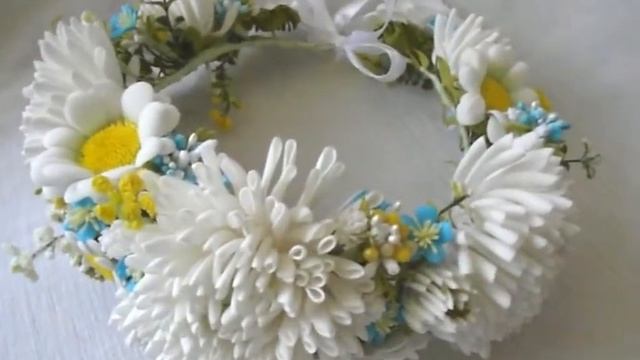 Венки из хризантем, ромашек, незабудок, чуток гипсофилы, все цветочки ручной работы смотреть онлайн