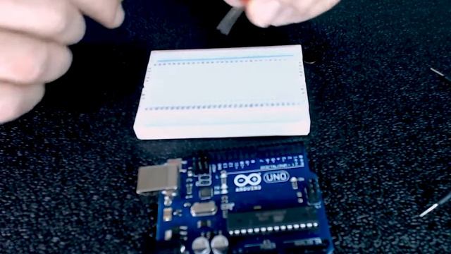How to Blink a LED Light with Arduino смотреть онлайн