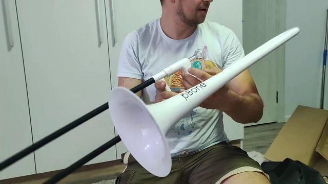 pBone trombone White unpacking. Обзор и распаковка пластикового тромбона из Thomann.de смотреть онлайн