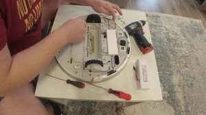 Замена акумулятора на Роботе пылесосе Xiaomi Mi Robot Vacuum Mop