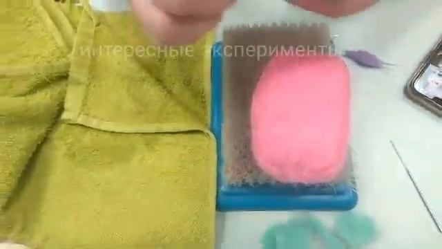 ВАЛЯНИЕ ШЕРСТИ. МЫЛО-МОЧАЛКА. Как валять шерсть. Поделки из шерсти своими руками. Мокрое валяние DI смотреть онлайн