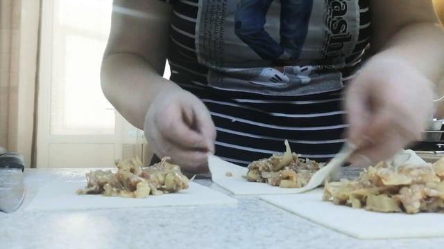 Манты с капустой и фаршом. смотреть онлайн