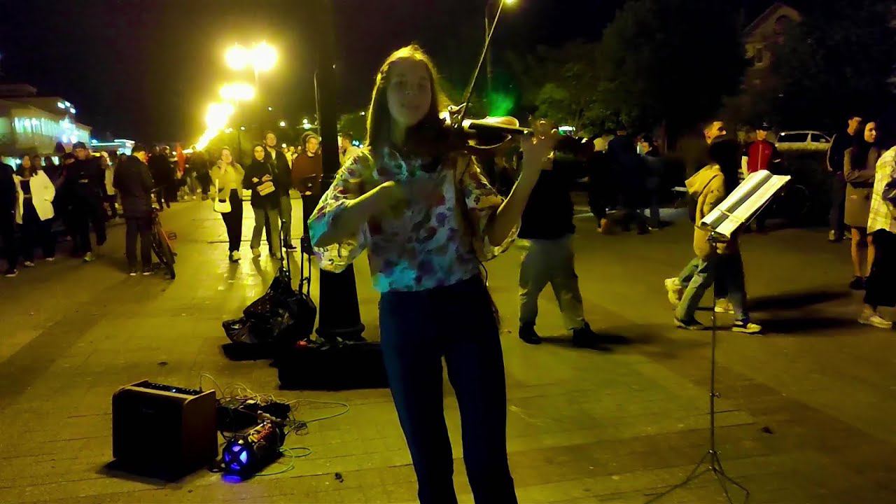 Counting Stars на скрипке в исполнении уличной музыкантки Анастасии смотреть онлайн