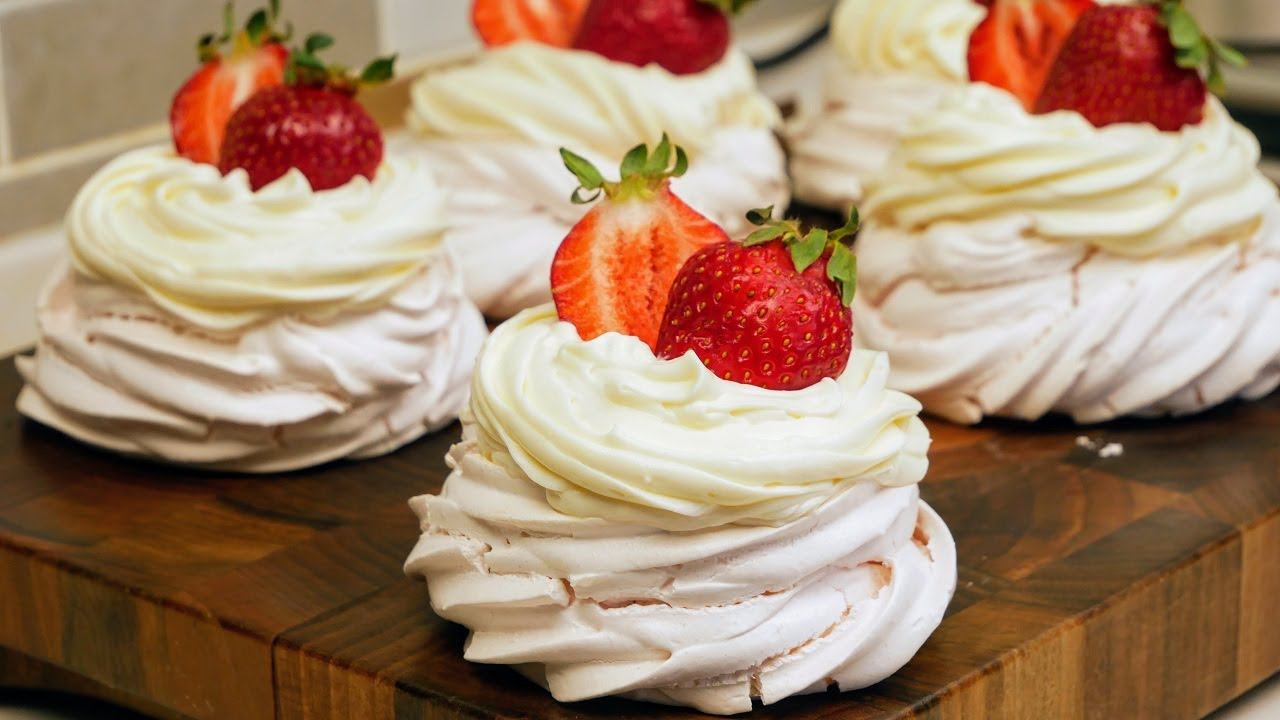 Шикарный Десерт ПАВЛОВА, цыганка готовит. смотреть онлайн