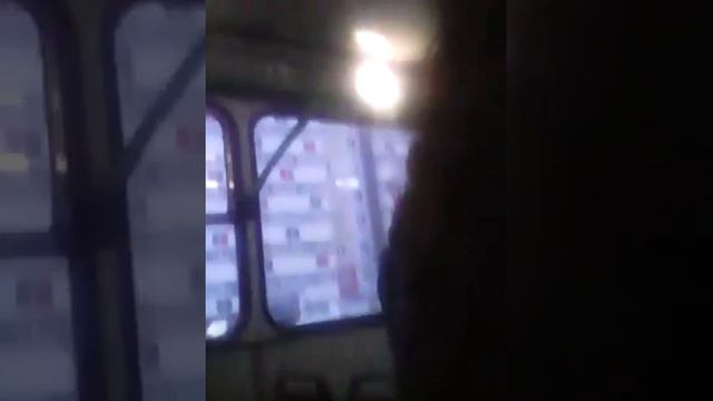 Автобус в Красноярске,парень поднял настроение смотреть онлайн