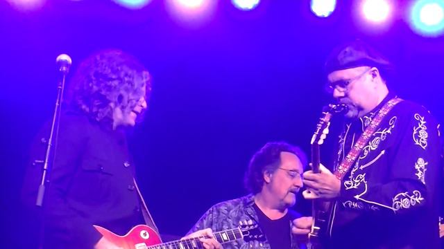 Greg Koch with J.D. Simo-Blue Sky live in Delafield,WI 8-6-15 смотреть онлайн