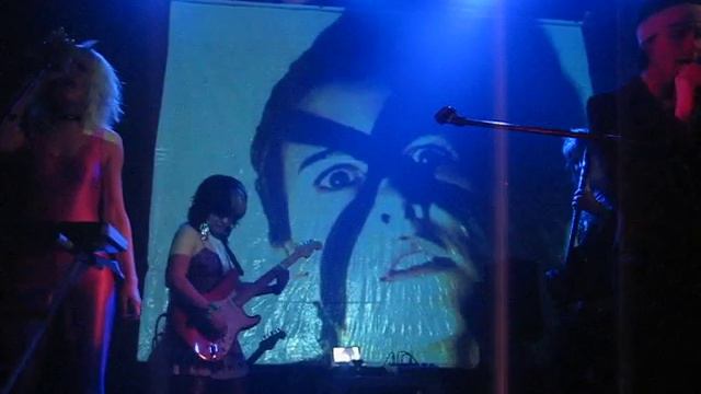 Noel Fielding in IAMX смотреть онлайн