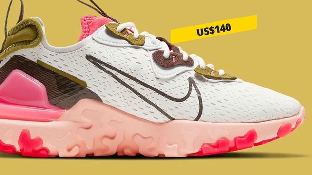 The Women’s Nike React Vision Delivers Another Contrast Of Siren Red And Swampy Greens смотреть онлайн