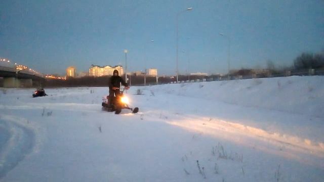 Dingo T150. Покатушки около метромоста в Омске смотреть онлайн