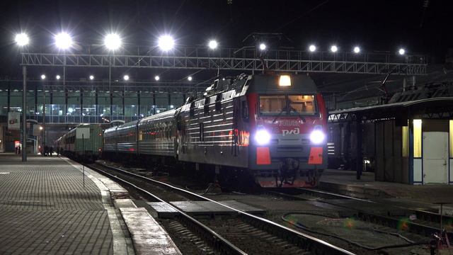 Электровоз ЭП1М-718 с поездом №143 Кисловодск — Москва смотреть онлайн