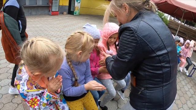 Велислава и девочки с гимнастики пошли в кино/Velislava And Girls From Gymnastics Went To The Cinem