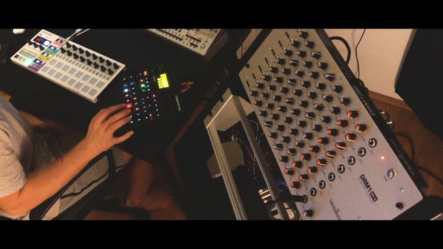 minimal house jam with beatstep pro / digitakt / vermona drm1 / tb-03 смотреть онлайн
