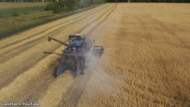 Так загораются комбайны в поле! /// Russian combine caught fire in the field! смотреть онлайн
