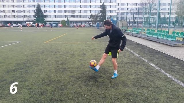 10 необычных и редких способов красиво поднять мяч с земли | Футбольные трюки смотреть онлайн