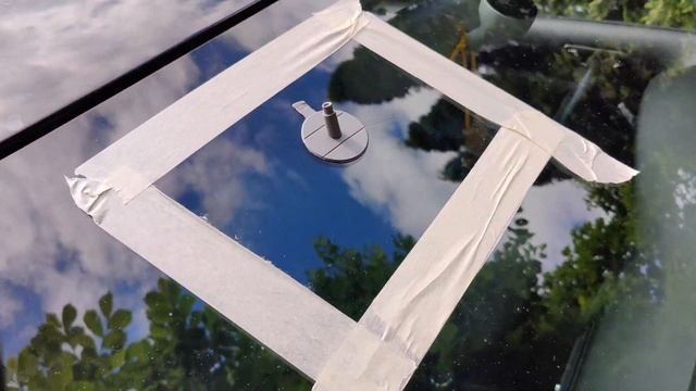 Как самостоятельно заклеить СКОЛ на лобовом стекле автомобиля смотреть онлайн