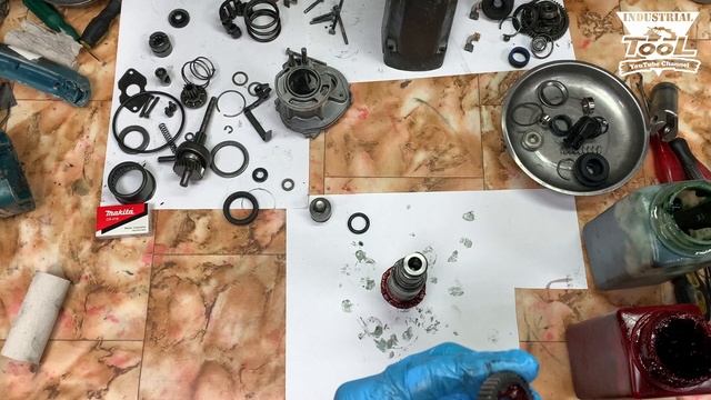 Классика Makita HR2450 смотреть онлайн