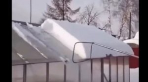 ИДЕЯ УБОРКИ СНЕГА С КРЫШИ ТЕПЛИЦЫ