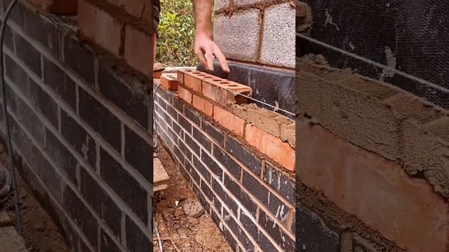 Кладка лицевого кирпича цоколя на бежевый раствор