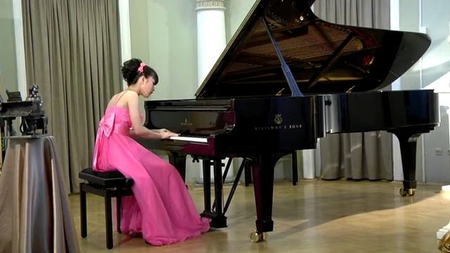 Ka Yuk Yam plays Chopin's Mazurka op.24/2 смотреть онлайн