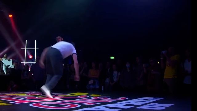 RedBull Bc One UK Cypher Top16 | Bboy Spin vs Bboy magic смотреть онлайн