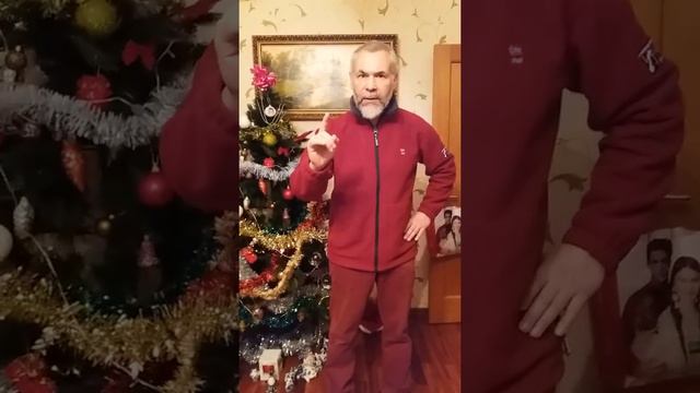 Петух клюёт смотреть онлайн