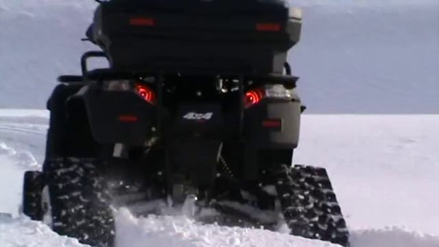 Квадроцикл на снегу смотреть онлайн