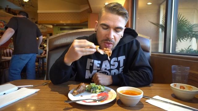 TRYING TO BEAT A 2 YEAR FRIED CHICKEN RECORD CHALLENGE | All You Can Eat Fried Chicken Buffet смотреть онлайн