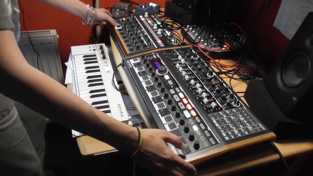 Live Electro Breaks Jam | Drumbrute Impact x Minibrute 2S x Neutron смотреть онлайн
