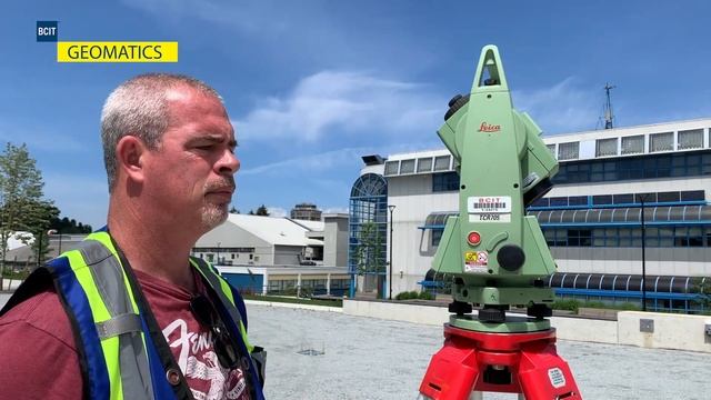 Setting up a Total Station with text смотреть онлайн