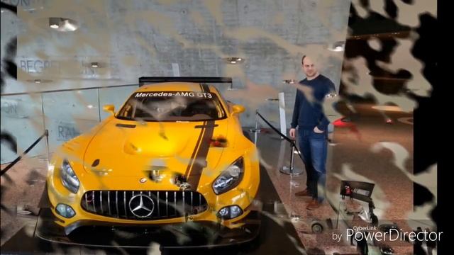Музей Мерседесов в Штутгарте . смотреть онлайн
