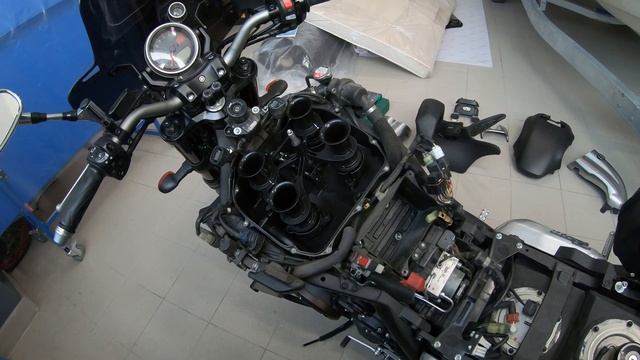 Yamaha V-Max 1700 Air Box Mode. В-Макс 1700 Модификация впуска, замена фильтра. смотреть онлайн