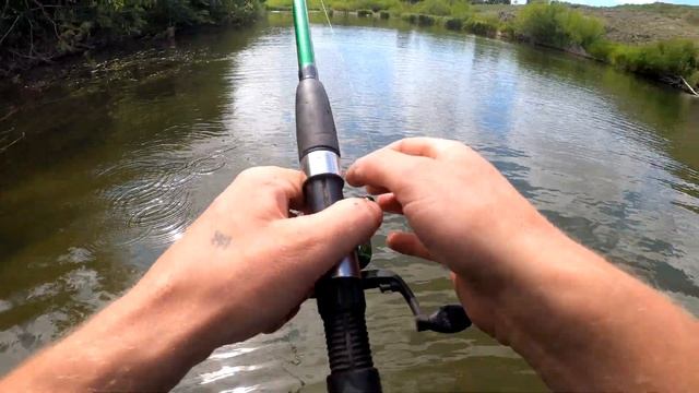 РЫБАЛКА НА МАЛЕНЬКОЙ РЕЧКЕ 4К! ЛОВЛЯ ХИЩНИКА НА СПИННИНГ! смотреть онлайн