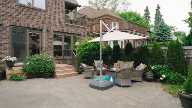 23 Willingdon Blvd, Toronto, Ontario смотреть онлайн