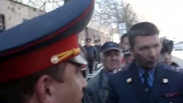 Возле РОВД смотреть онлайн