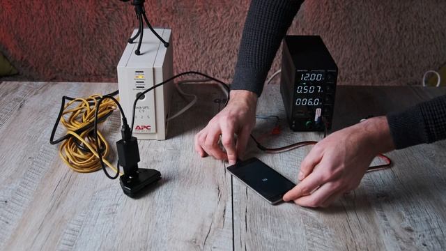 НЕ ПОДКЛЮЧАЙ! Пока не узнаешь ток потребления Телефона | Ноутбука | Роутера от бесперебойника 12-22 смотреть онлайн